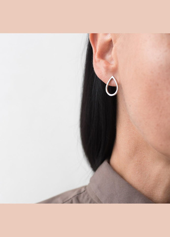 Срібні сережки - пусети Великі крапельки (1.7 х 1.2 см) 122500 Oniks (264022624)