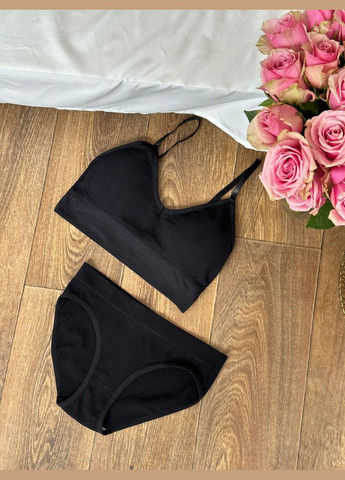 Черный демисезонный удобный яркий комплектик Vakko