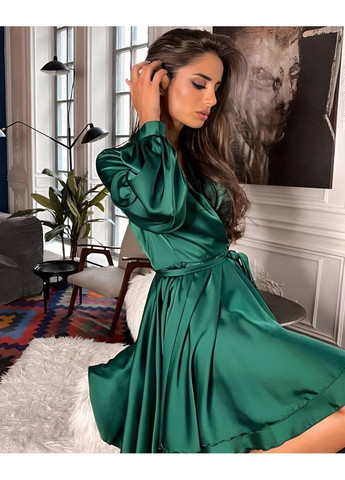 Изумрудное шелковое женское платье Osoblyva