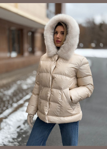 Молочная зимняя куртка MN
