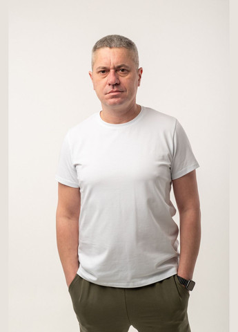 Белая базовая мужская футболка с коротким рукавом V.O.G.