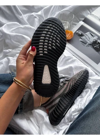 Цветные летние кроссовки adidas yeezy boost 350 v2 carbone beluga reflective адидас изи буст No Brand