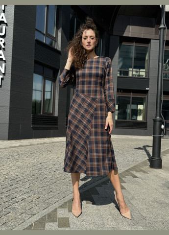 Комбінована сукня в клітку з розкльошеною спідницею з розрізом 5798 синьо-коричнева Cat Orange