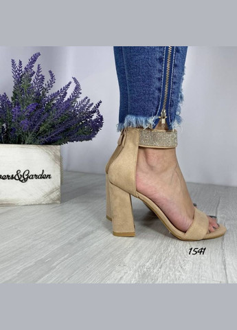 Жіночі бежеві босоніжки на підборах No Brand (335821797)