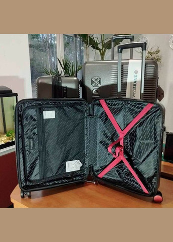 Чемодан на 4-х колесах Enstone S 45/51л Grey (DAS302521) Swissbrand (322207819)