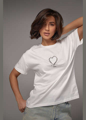 Жіноча футболка прикрашена серцем з бісеру та страз. Lurex - (278075760)