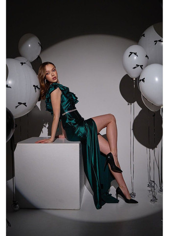 Зеленое вечернее платье асимметричное с рюшами 25003 зеленое Tanita-Romario