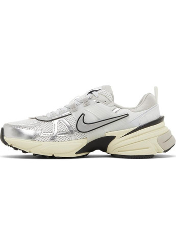 Серебристые всесезонные кроссовки v2k run summit white metallic silver - fd0736-100 Nike