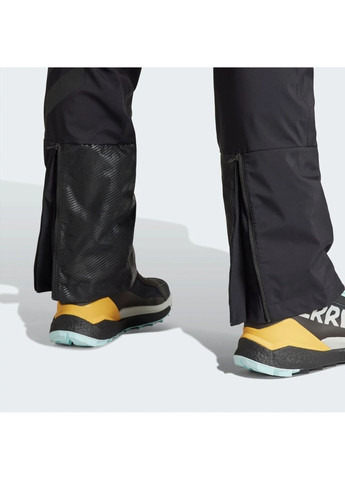 Черные демисезонные брюки adidas