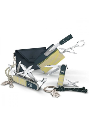 Складаний ніж Classic SD New York Style 0.6223.E223 Victorinox (317308368)