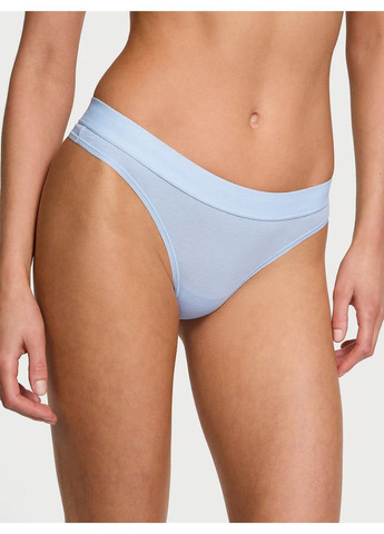 Трусики-стрінги жіночі бавовняні з логотипом Logo Cotton Thong Panty блакитні Victoria's Secret (341252164)