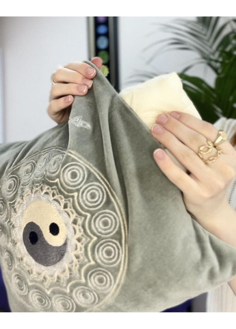 Подушка оберег Инь Янь серый бархат (NF0121) Tiferet-NF (371772266)