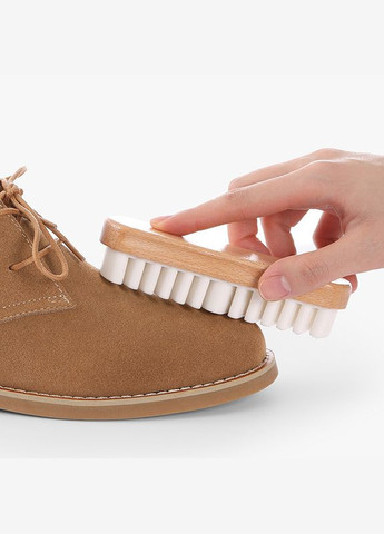 Щітка для делікатного догляду за замшею нубуком та кашеміром з гумовим ворсом у дерев'яній колодці No Brand (322594649)