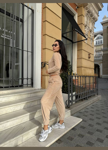 Жіночий спортивний костюм No Brand (317633517)