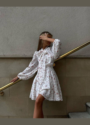 Молочна повсякденний міні сукня з квітковим принтом та бантом MonCher з квітковим принтом