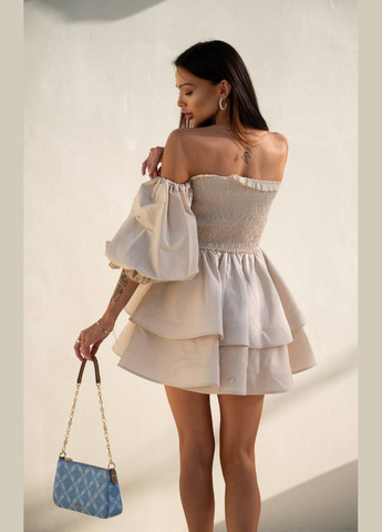 Бежева коктейльна сукня міні з відкритими плечима та спідницею з воланами з відкритими плечима MonCher