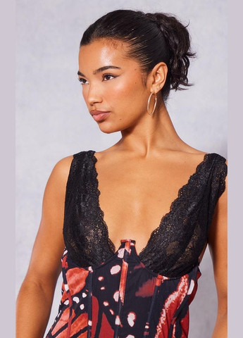 Черное платье PrettyLittleThing