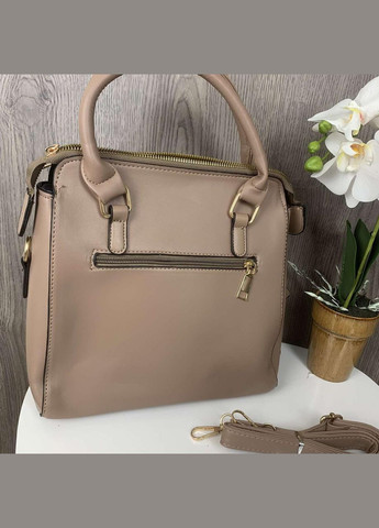 Жіноча сумка з вишивкою та брелоком екокожу квітковий принт бежевий (sku_1236) No Brand (330576850)