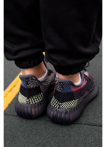 Цветные летние кроссовки adidas yeezy boost 350 v2 holiday адидас изи буст No Brand