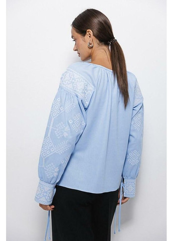 Блакитна жіноча вишиванка з геометрією гладдю та зав'язками на манжетах mkar35212 Arjen (352474686)