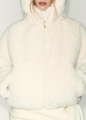 Молочна демісезонна куртка Zara