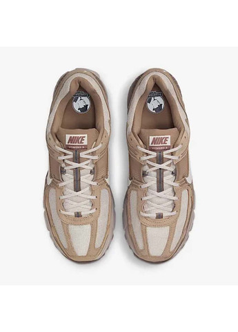 Бежевые демисезонные мужские кроссовки zoom vomero 5 бежевый Nike