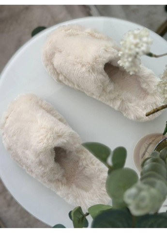 Молочные тапочки No Brand