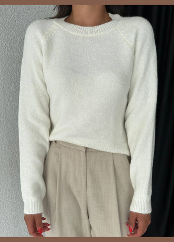 Молочный демисезонный однотонный тёплый базовый молочный свитер из турецкой вязки в универсальном размере 42-46, приятный к телу тёплый свитер No Brand 054