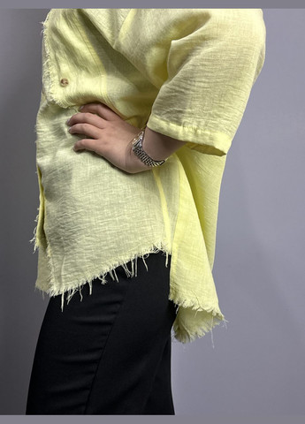 Желтая демисезонная женская рубашка с асимметричными краями жёлтого цвета mkrm4123-2 Modna KAZKA