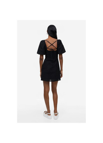 Черное кэжуал платье в соссиаве со льном H&M однотонное