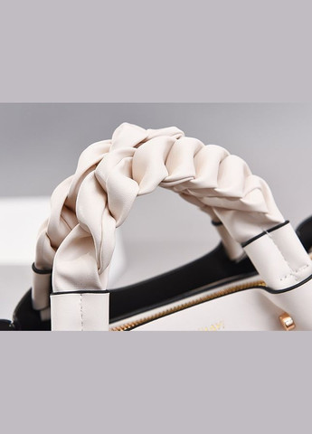 Жіноча сумка з вишивкою сумочка з квіточками еко шкіра біла OEM (322284099)