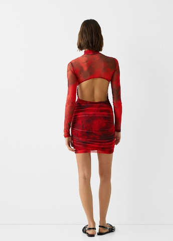 Красное кэжуал платье Bershka с абстрактным узором