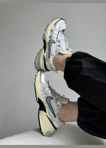 Кросівки жіночі і чоловічі Nike V2K Runtekk grey beige | Найк В2К Рантекк сірі бежеві No Brand сірі демісезони (316504465)