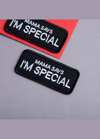 Набір шевронів 2 шт з липучкою "Mama says I am special" 4x9 см "Мама каже, я особливий" вишитий патч шеврон IDEIA (313236619)