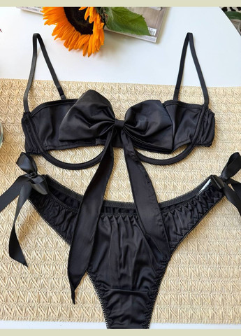 Чорний комплект жіночої білизни атласний з бантом Simply sexy