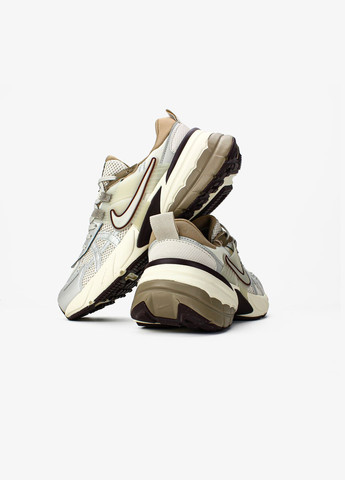 Бежевые демисезонные кроссовки мужские и женские nike runtekk orewood brown light bone | найк рунтекк оревуд бежевые No Brand