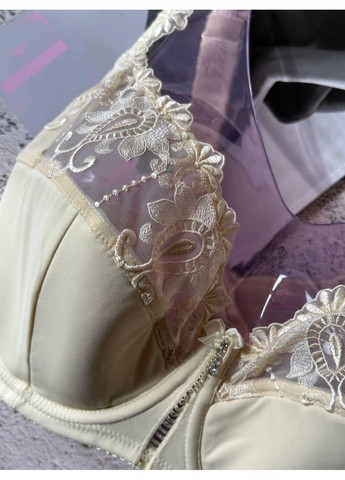 Бежевый бюстгальтер на чашку g большого размера бежевый Finikin