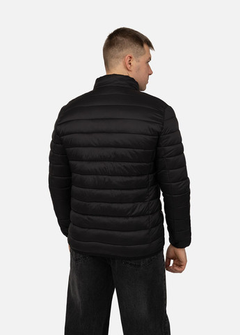 Чорна демісезонна куртка коротка чоловіча колір чорний цб-00266817 EFKS