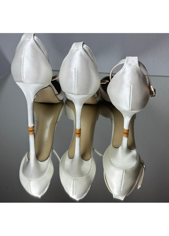 No Brand Жіночі туфлі весільні атласні та ремінцем перли та брошкою 9 см білий з текстиль, — (351394289)