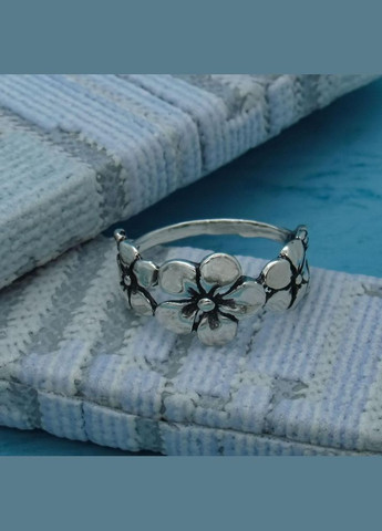 Серебряное кольцо "Три цветочка" 18 No Brand (350667207)