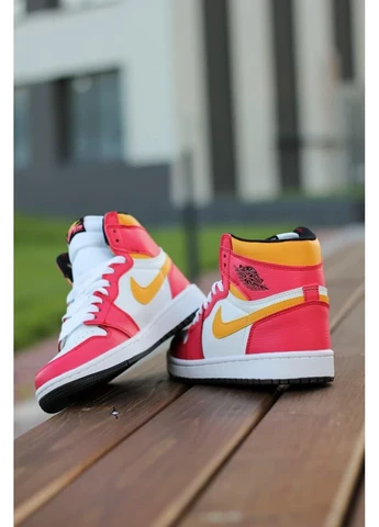 КРОСІВКИ ЖІНОЧІ NIKE AIR JORDAN 1 RETRO HIGH OG LIGHT FUSION RED НАЙК АІР ДЖОРДАН ЧЕРВОНІ No Brand червоні демісезони (392025928)