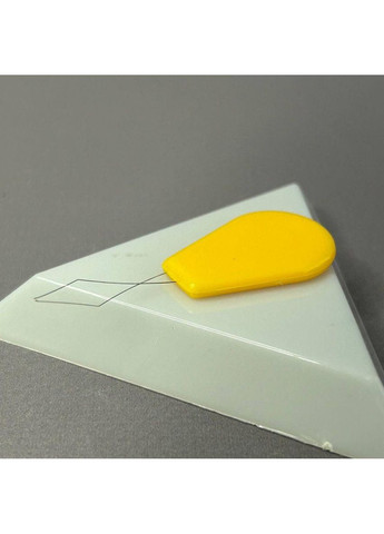 Нитковдягатель з пластіковим тримачем Plus-plus (354796397)