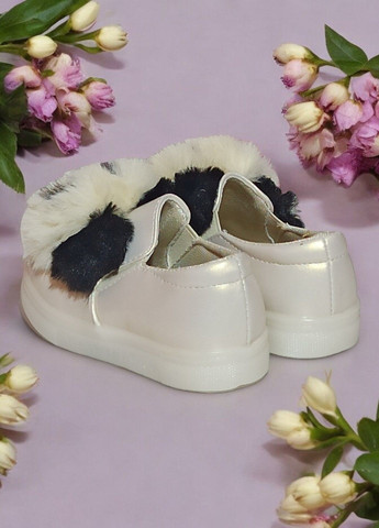 Молочні осінні кросівки пухнасті з мордочкою для дівчинки 89110 молочні L&D