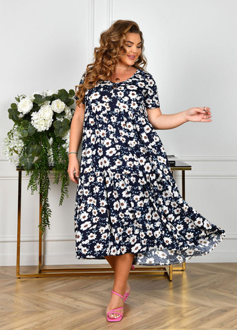 Темно-синее повседневный, кэжуал штапельное платье летнее с коротким рукавом и воланом колокол, клеш, а-силуэт No Brand с цветочным принтом