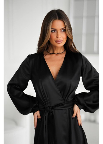 Чорна жіноча атласна міді сукня на запах на запах No Brand