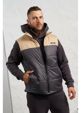 Сірий демісезонний чоловічий теплий костюм трійка бежевого кольору New Trend