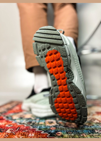 Белые демисезонные кроссовки мужские и женские nike vomero roam white black | найк вомеро роам белые No Brand