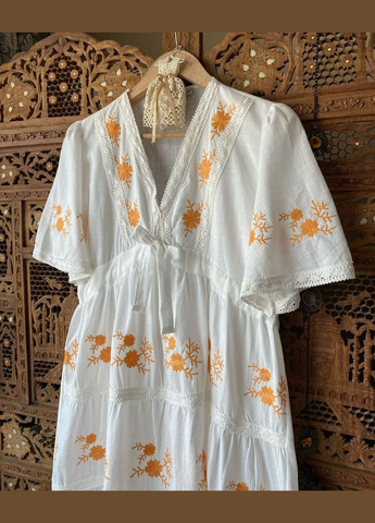 Біла літня бавовняна сукня вишиванка з помаранчевою вишивкою You Best (296560464)