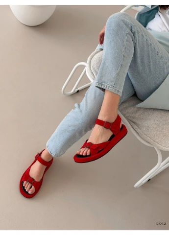 Красные красные босоножки No Brand
