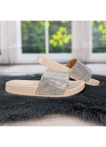 Бежевые шльопанцы женские со стразами Bomba